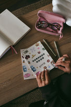 PREVENTA ÚLTIMAS UNIDADES Sticker Book